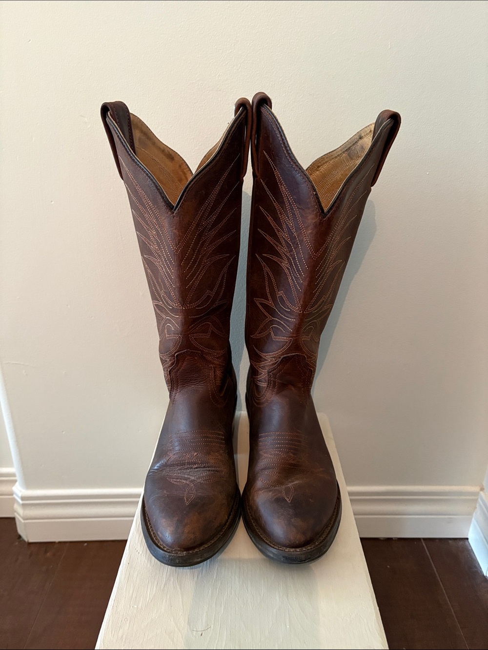 Classic Womens Brown Leather Cowboy Boots